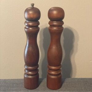 Vintage Gail Craft Wood Salt and Pepper Shakers Woodenware Japan Kitchen 10”
